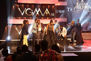Samini with members of his team after winning Reggae/Dancehall Song of the Year award