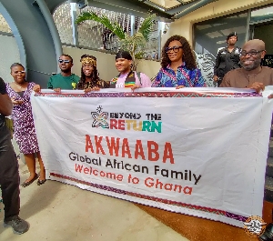 Kai Cenat was greeted by some Ghanaian dignitaries at the airport