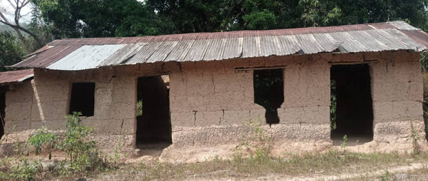 School building of Asato-Menuso D/A Primary