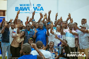 Dr Bawumia in the midst of some Youth Organisers in the Central Region
