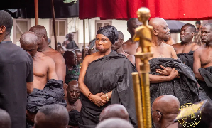 Otumfuo destooled Nana Adutwumwaa Bonin II (middle) for violating the sacred great oath