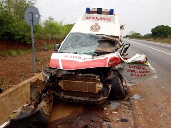 Eyewitnesses told mynewsgh.com that the accident occurred Tuesday morning around 4am