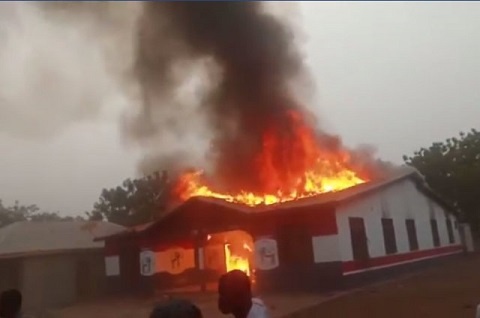 Some angry Salaga youth set the NPP headquarters ablaze on Tuesday evening