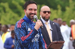 New York mayor wears Arsenal kurta during Eid prayers