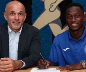 Atalanta Club Official (left) and Ibrahim Sulemana (right)