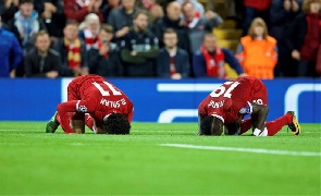 Muslim players praying on the pitch