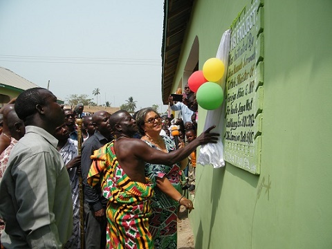 Madam Hannah Serwaa Tetteh commisions project for Atwer-Bebiaaniha-Odumase Community