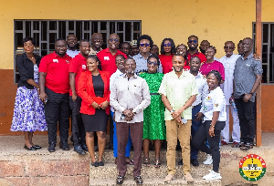 The Two MPs And Participants In A Group Photograph At Street Academy