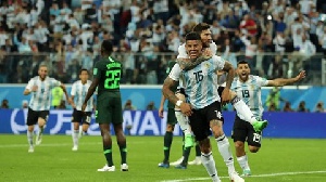 Argentina scores Nigeria 2-1