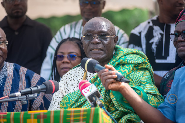 Doe Adjaho speaking at the event