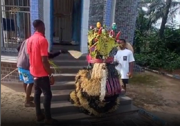 Masquerade praying