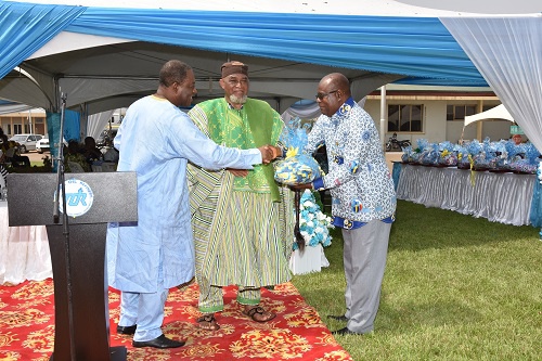 A retiree being honoured by TOR at the ceremony