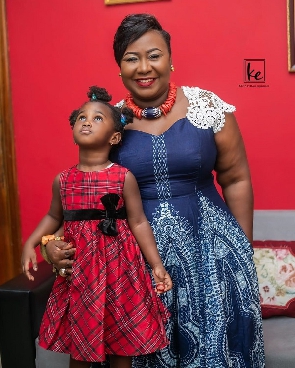 Gifty Anti and daughter
