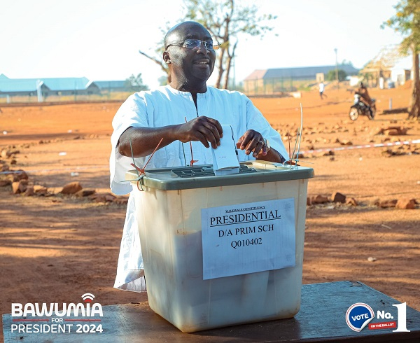 Dr. Bawumia captured casting his vote