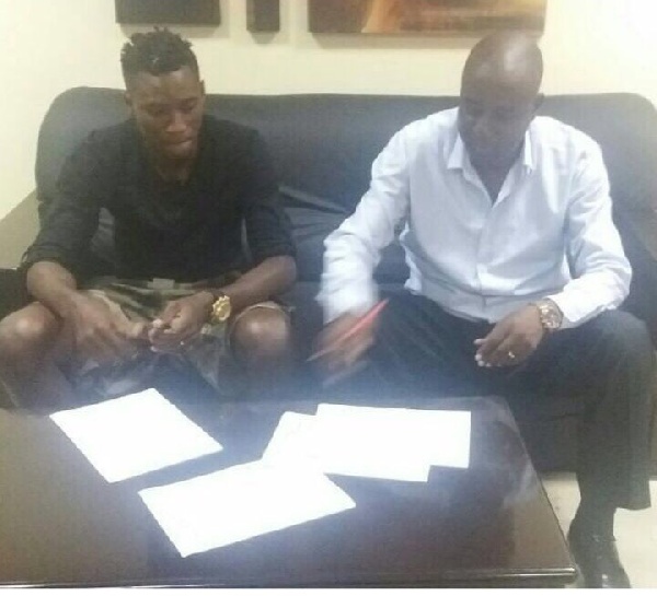 Ghana and Liberty Professionals Daniel Agyei (left) signs with Simba FC