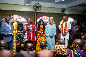 The delegation at the palace