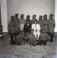 Dr. Kwame Nkrumah, K.A Gbedemah in a pose with police officers [Credit: adesawyerr.com]