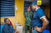 Oyo state governor, Seyi Makinde visiting a freed abductee at the hospital