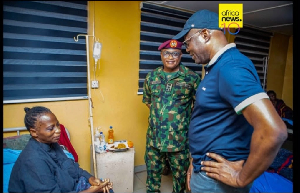 Oyo State Governor, Seyi Makinde Visiting A  Freed Abductee At The Hospital.jpeg