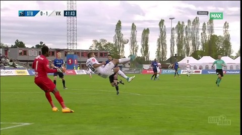 Striker Kwesi Appiah in an over head kick