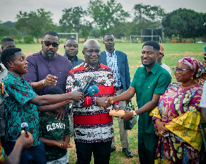 Minister for Food and Agriculture Eric Opoku (middle) has vowed to support Black Challenge