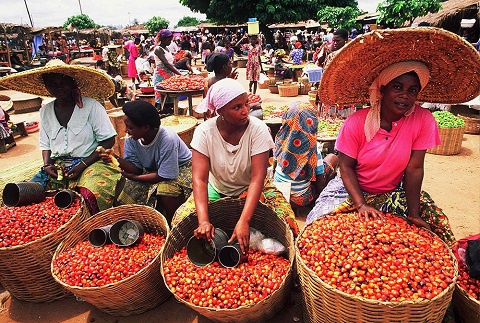 Market women cry to government to assist them with loans