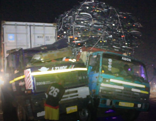 The heavy duty truck was stuck to the truck carrying the bicycles