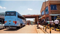 People arriving in Kenya from Uganda at the Busia Border Post