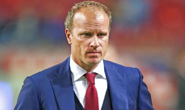 Arsenal legend Dennis Bergkamp names three current world’s top strikers