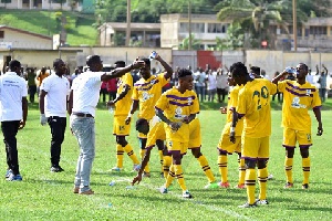 Medeama continue to top the League table after match day 14