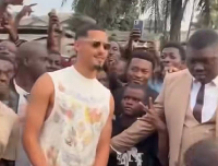 William Saliba met fans and relatives in Cameroon