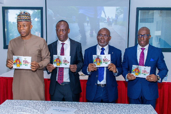 President of Ghana Olympic Committee, Richard Akpokavie (2nd from right)