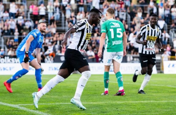 Swedish-born Ghanaian footballer Kofi Fosuhene Asare