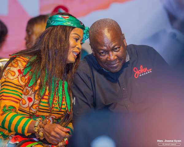 Joana Gyan with John Dramani Mahama
