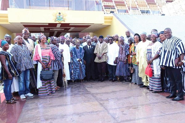 Yagbonwura Tutumba Boresa I and his entourage meet President Akufo-Addo at the presidency