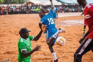 Sadio Mané spotted playing football in Senegal