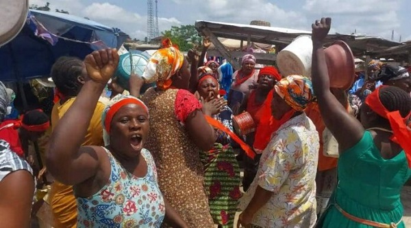 The women accused the assembly of demanding unauthorised fee without any agreement