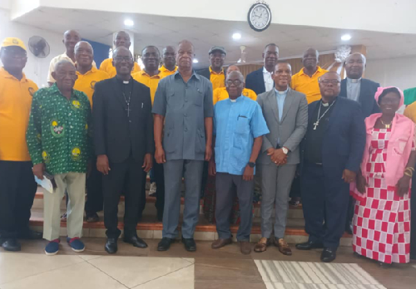 Rev Asieni (middle), Rev Prof Ansre (2nd left) , Dr Kludjeson (4th left) and Foster Agotse (extreme)