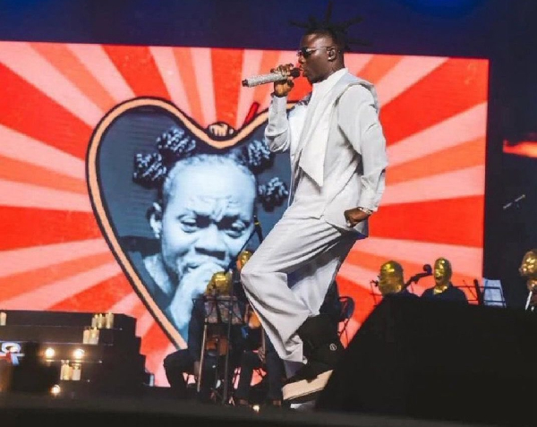 Stonebwoy on stage during a tribute performance to Daddy Lumba