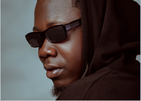 Musician, Casta Troy