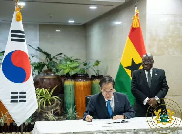 President Akufo-Addo with Korea President Han Duck-Soo