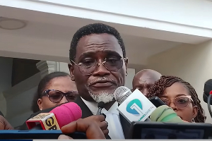 Lawyer Francis Paa Kwesi Abaidoo addressing the media at the court premises