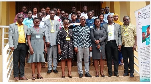 Profe Fredrick Kwaku Sarfo Kantanka (foruth right) in a group photo with workshop participants