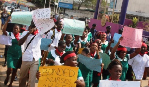 The aggrieved unemployed bonded nurses spent the night at the Ministry of Health
