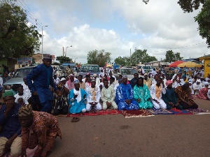 The Bolga-Bawku Road turned into a prayer ground as a result of congestion at the central mosque