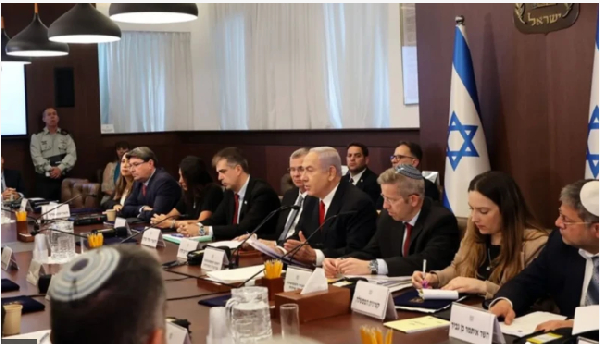 Di meeting of di Israel security cabinet go happen later dis Friday to approve di ceasefire deal