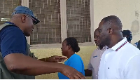A middle-aged female security officer suddenly burst into tears during the inspection