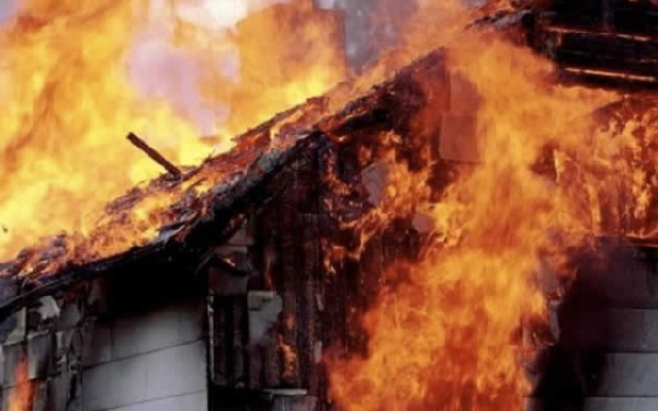 Over 500 shops, monies burnt in Makola fire outbreak