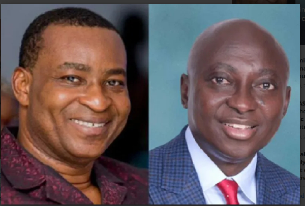Samuel Atta Akyea (R) counsel for Wontumi (L)