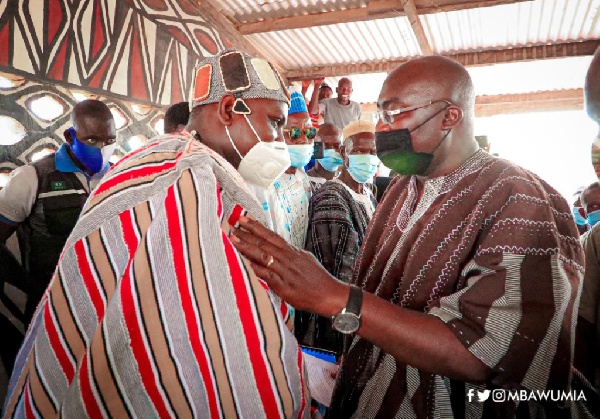 Dr Mahamudu Bawumia shares pleasantries with Naba Roland Akwara Atogumdeya III